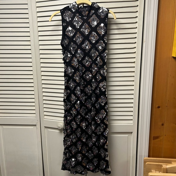 NWOT French Connection Black and Silver Geometric Sequin Dress - Picture 5 of 6